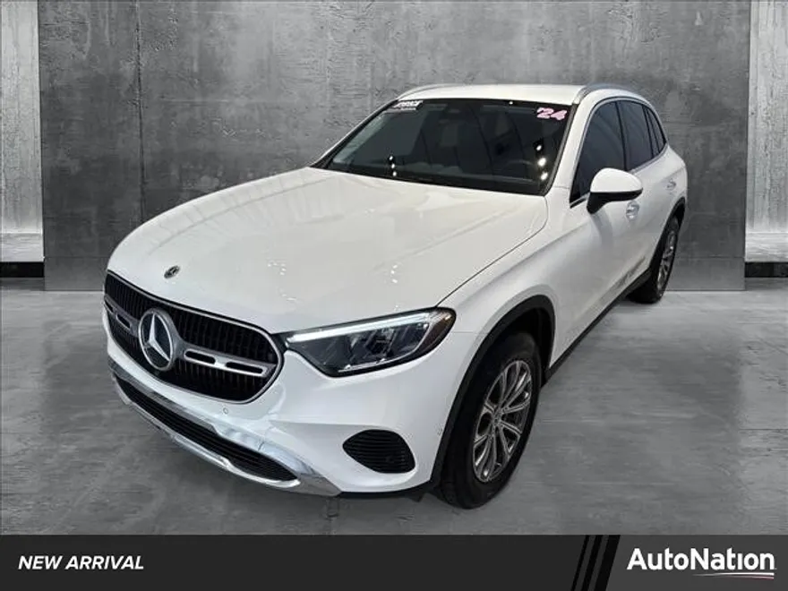 2024 Mercedes Benz GLC 300 4MATIC photo 1
