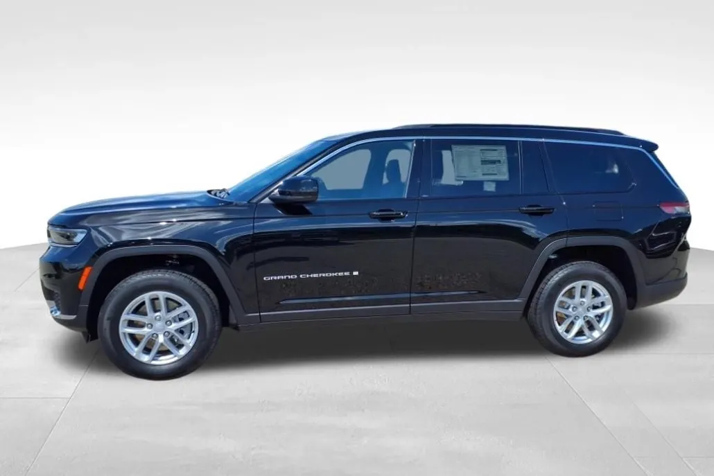 2025 Jeep Grand Cherokee Laredo photo 1