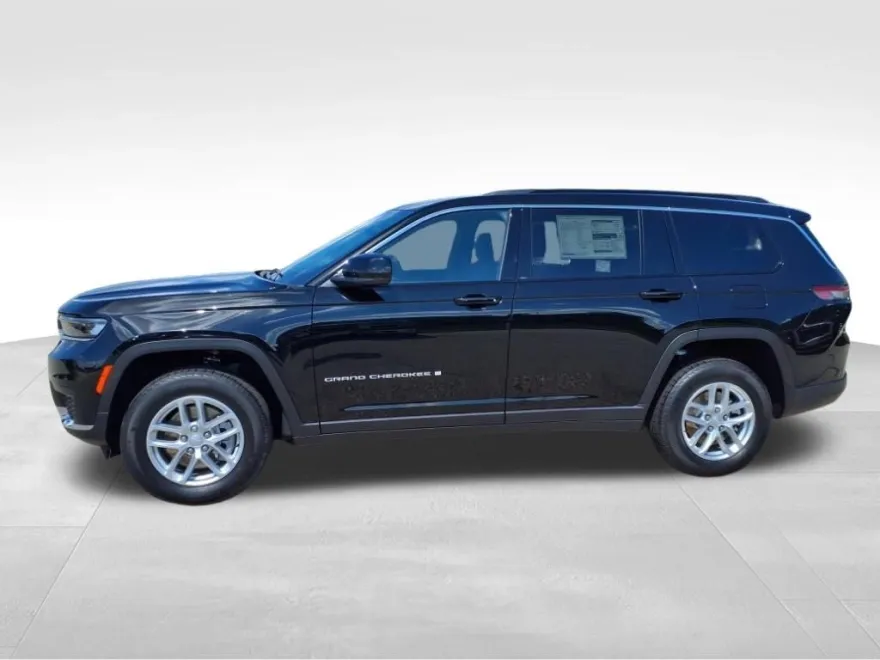2025 Jeep Grand Cherokee Laredo photo 1