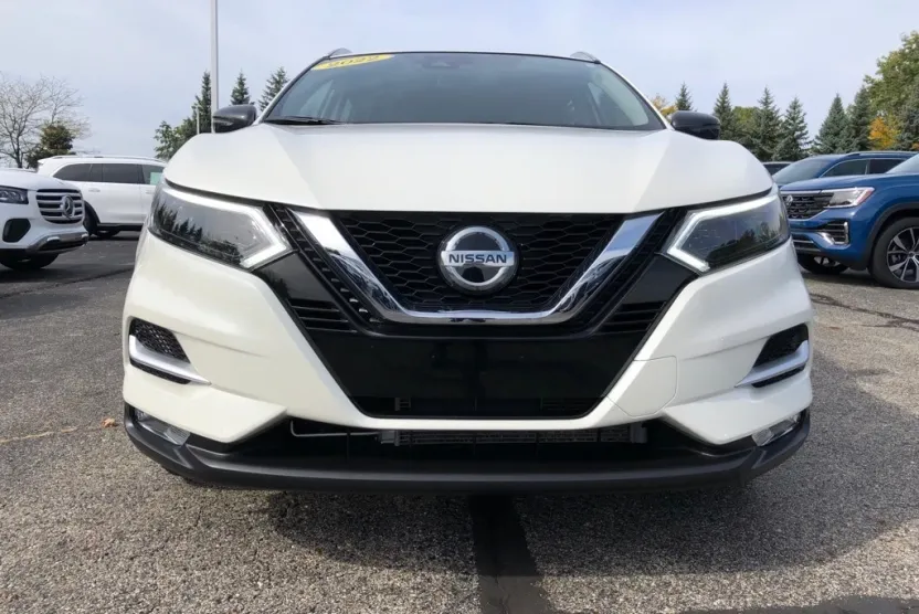 2022 Nissan Rogue Sport SL photo 1