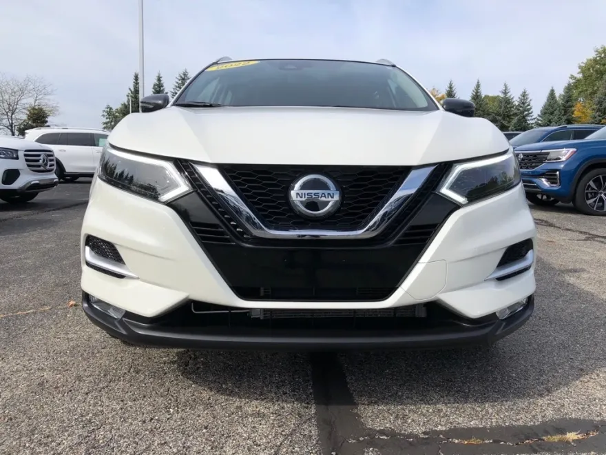 2022 Nissan Rogue Sport SL photo 1