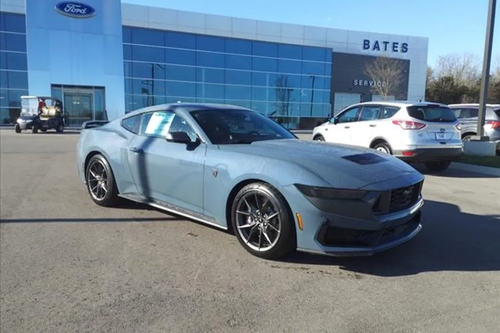 2025 Ford Mustang Dark Horse photo 1