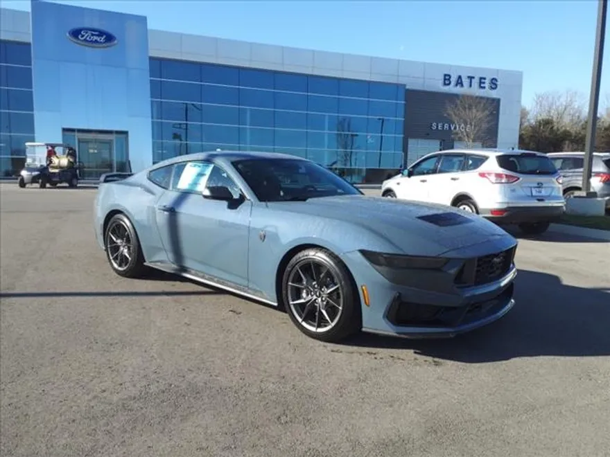 2025 Ford Mustang Dark Horse photo 1