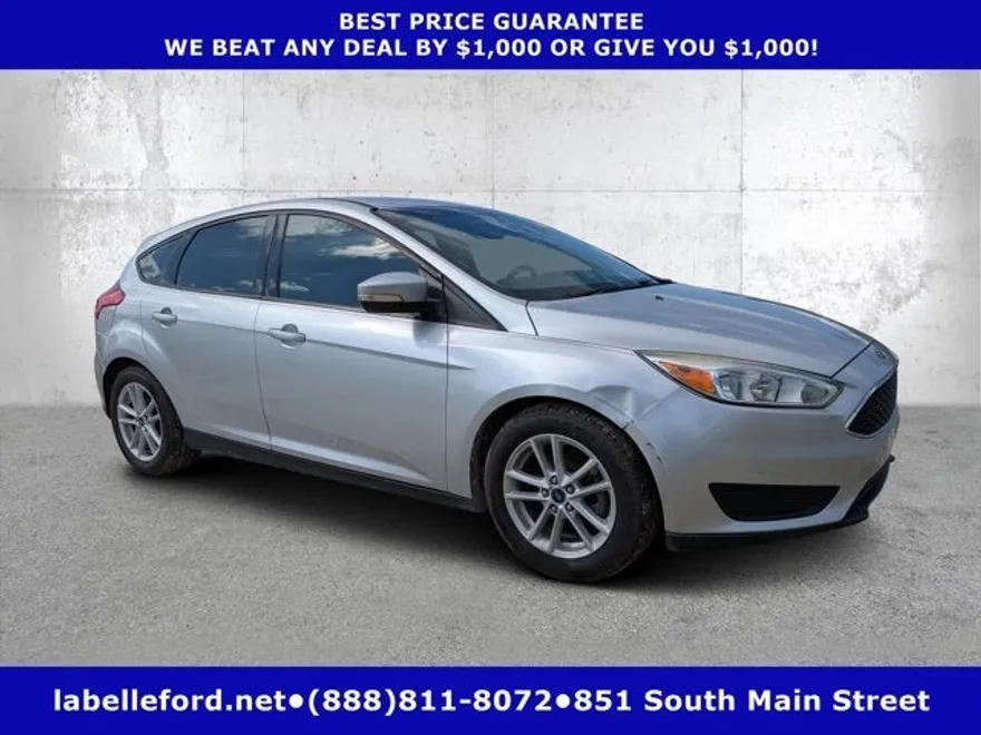 2017 Ford Focus SE photo 1