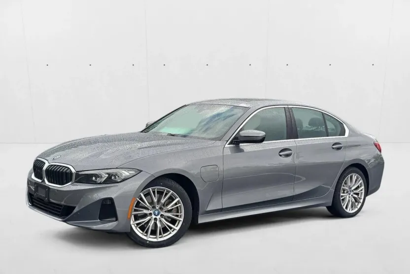 2024 Bmw 330e photo 1