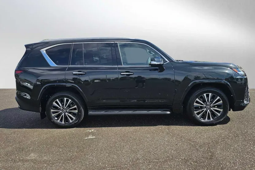 2025 Lexus LX 600 Premium photo 1