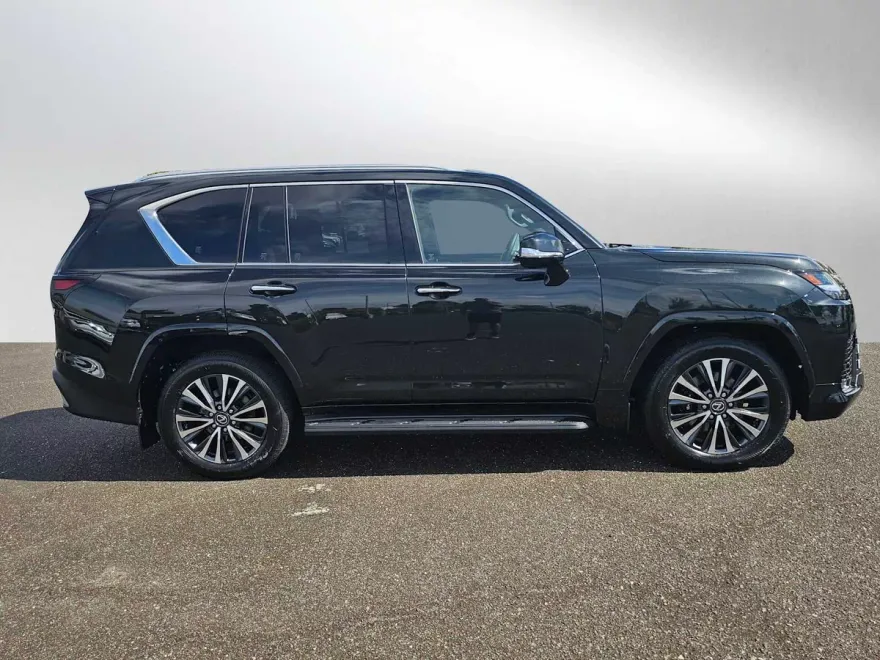 2025 Lexus LX 600 Premium photo 1