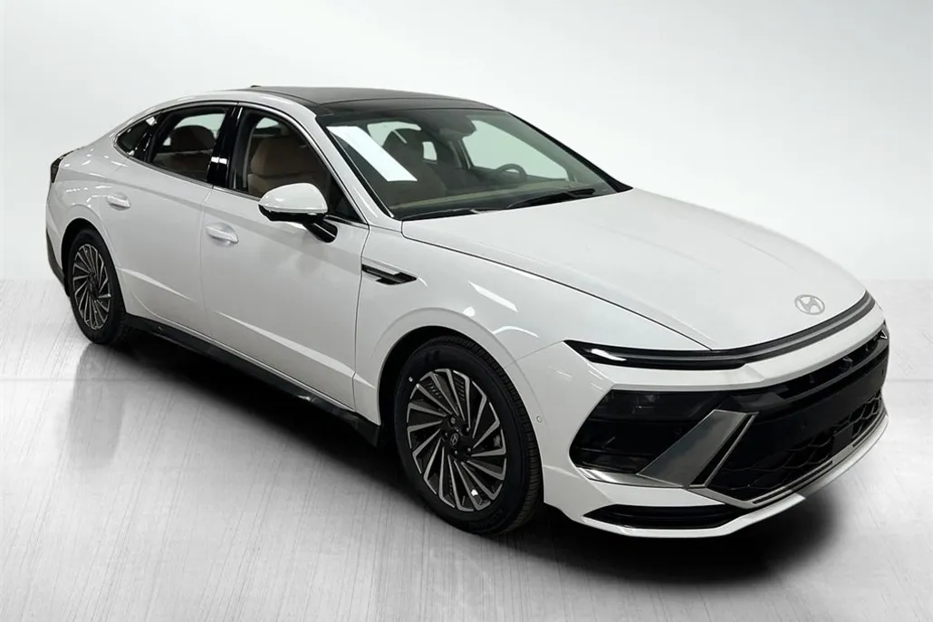 2025 Hyundai Sonata Hybrid Limited photo 1