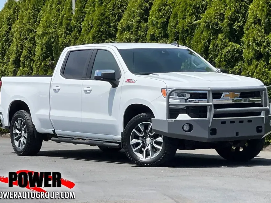 2024 Chevrolet Silverado 1500 LT photo 1
