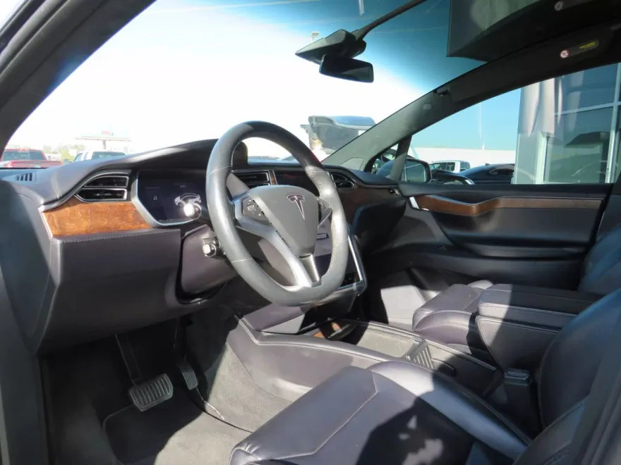 2017 Tesla Model X 100D photo 10