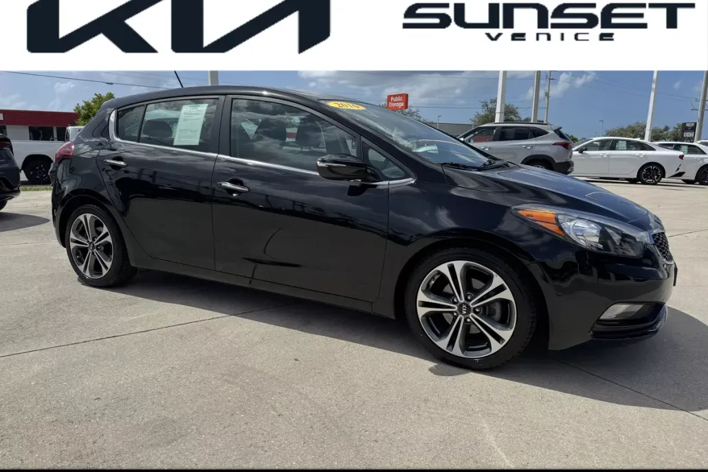 2016 Kia Forte EX photo 1
