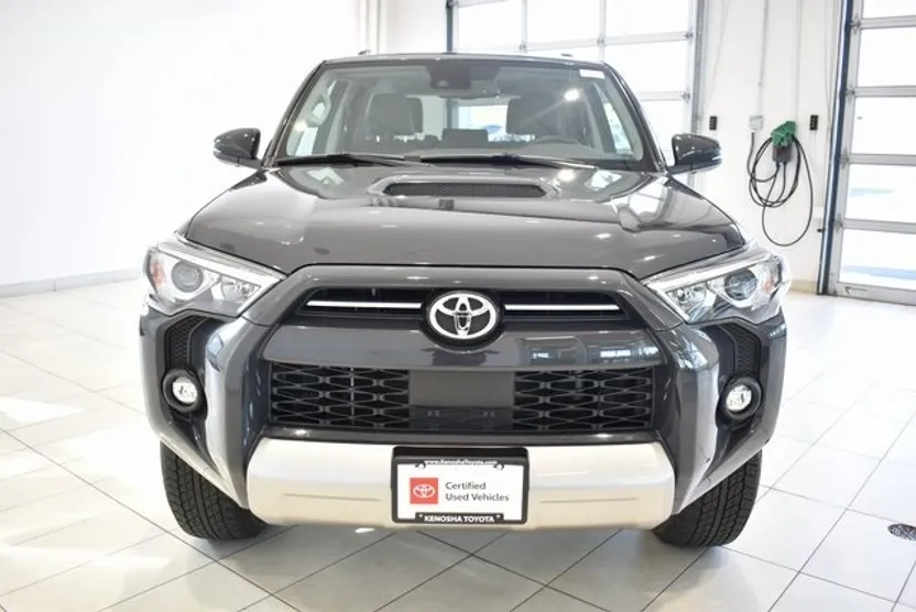 2024 Toyota 4Runner TRD Off-Road Premium photo 1