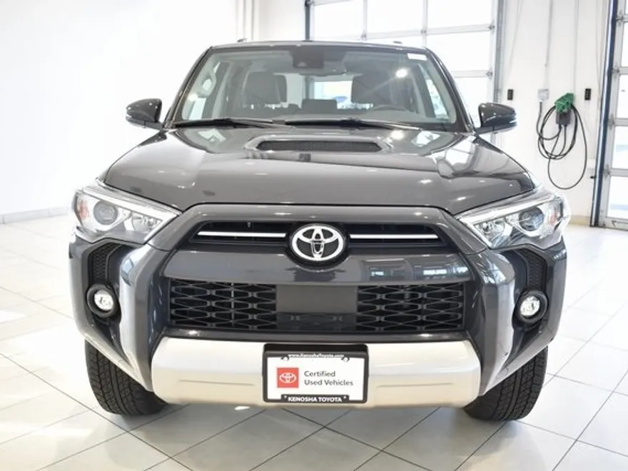 2024 Toyota 4Runner TRD Off-Road Premium photo 1