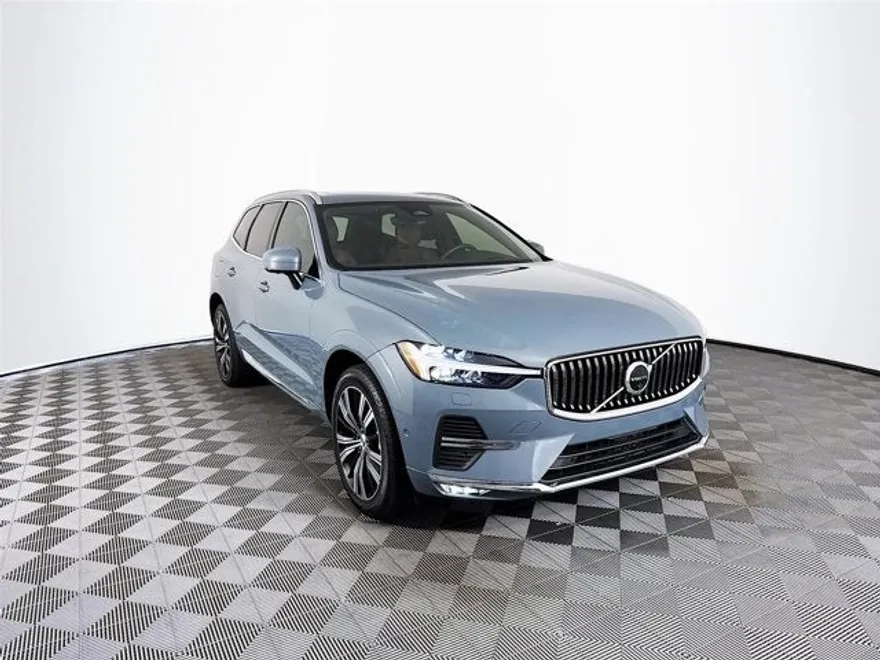 2023 Volvo XC60 Ultimate photo 1