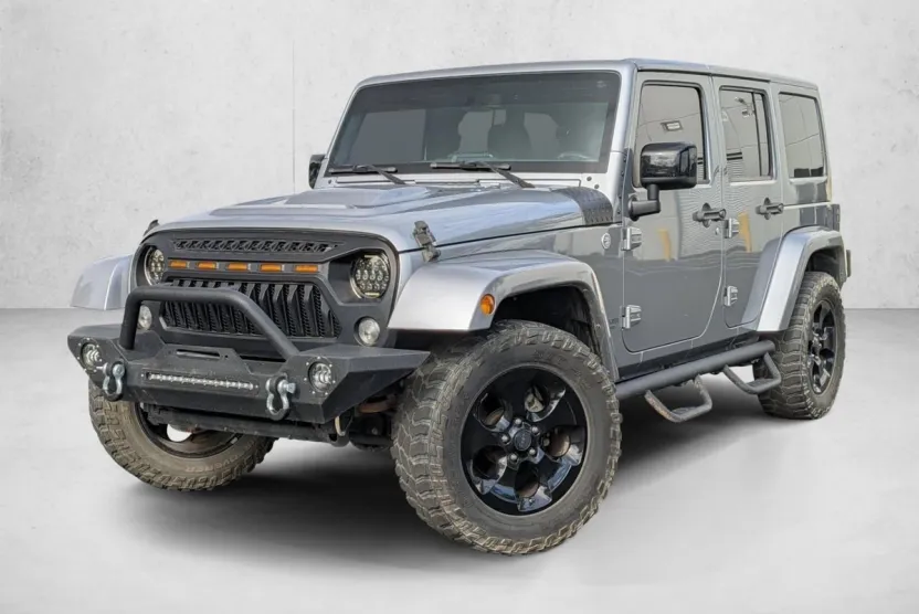 2015 Jeep Wrangler Unlimited Sahara photo 1