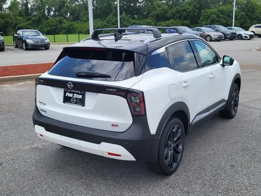 2025 Nissan Kicks SR photo 1