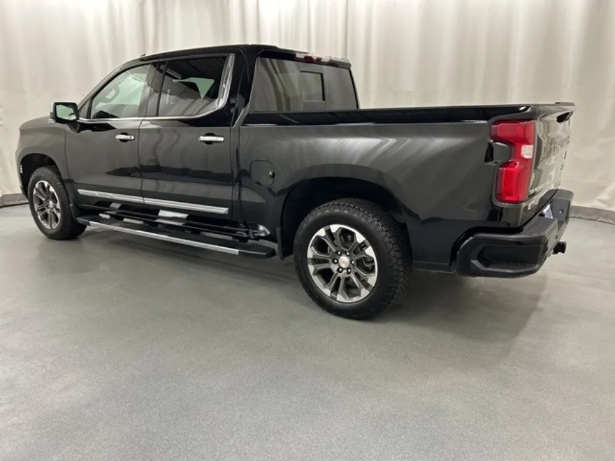 2025 Chevrolet Silverado 1500 High Country photo 1