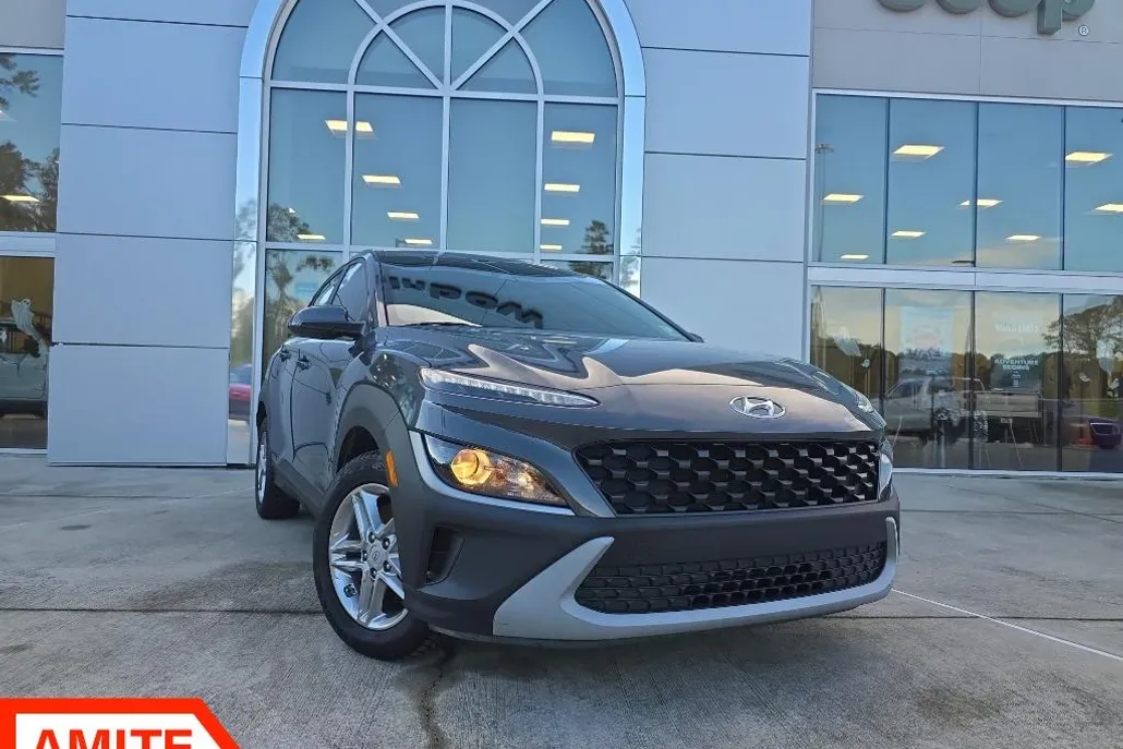 2023 Hyundai Kona SE photo 1