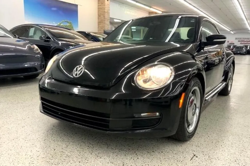 2012 Volkswagen Beetle 2.5L photo 1