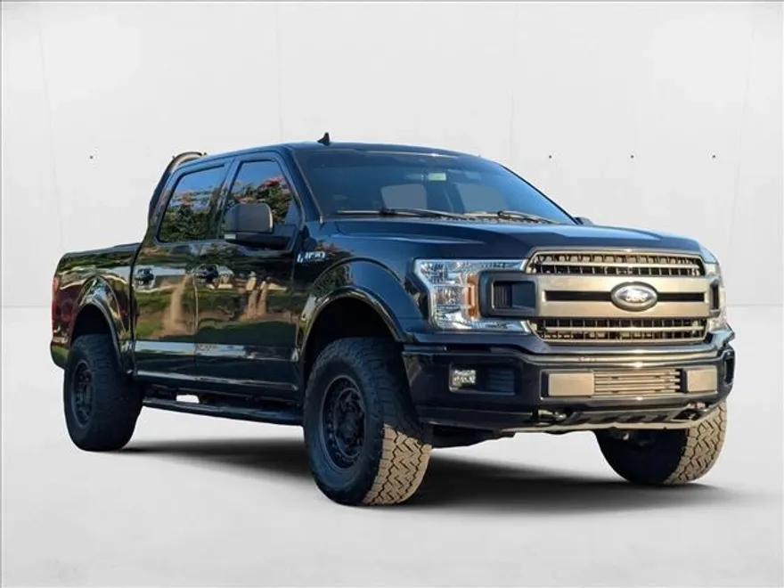 2020 Ford F-150 XLT photo 1