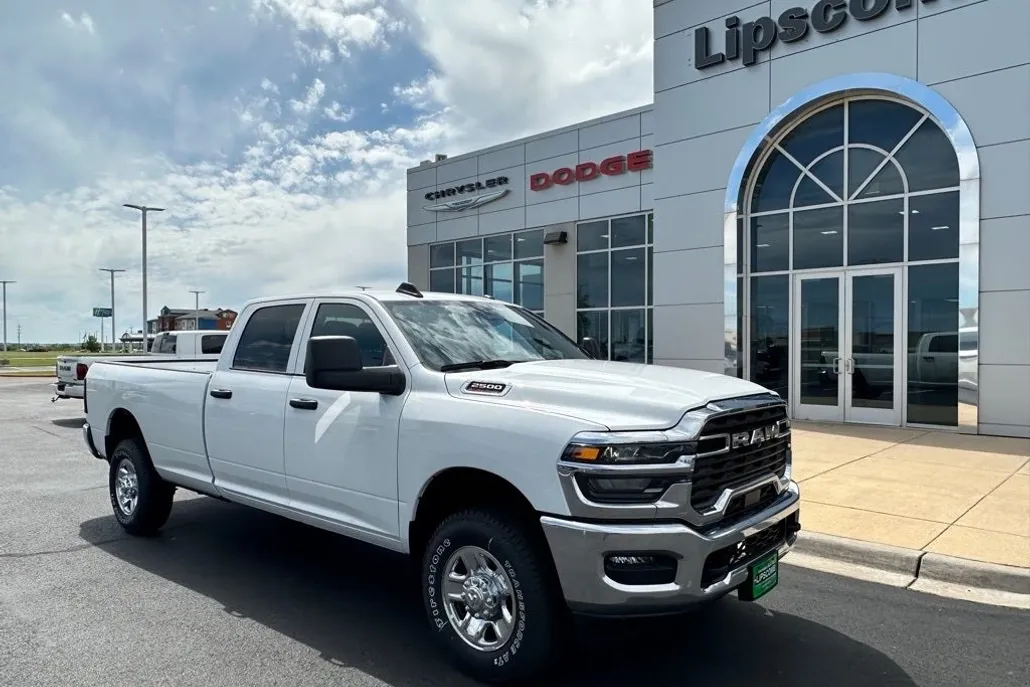 2025 Ram 2500 Tradesman photo 1