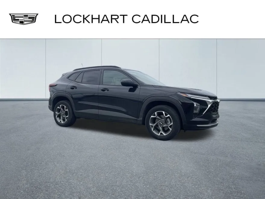 2024 Chevrolet Trax LT photo 1