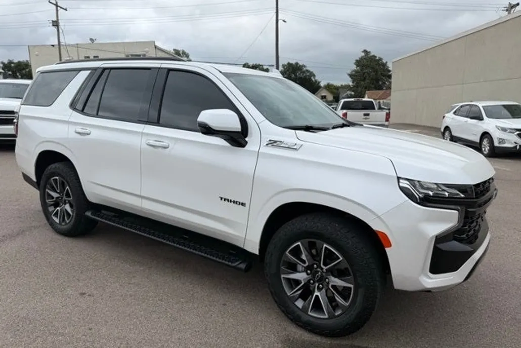 2024 Chevrolet Tahoe Z71 photo 1