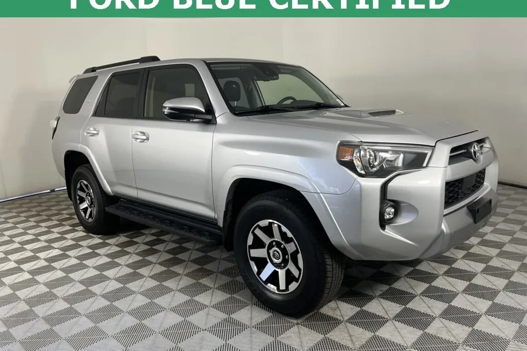 2024 Toyota 4Runner TRD Off-Road Premium photo 1