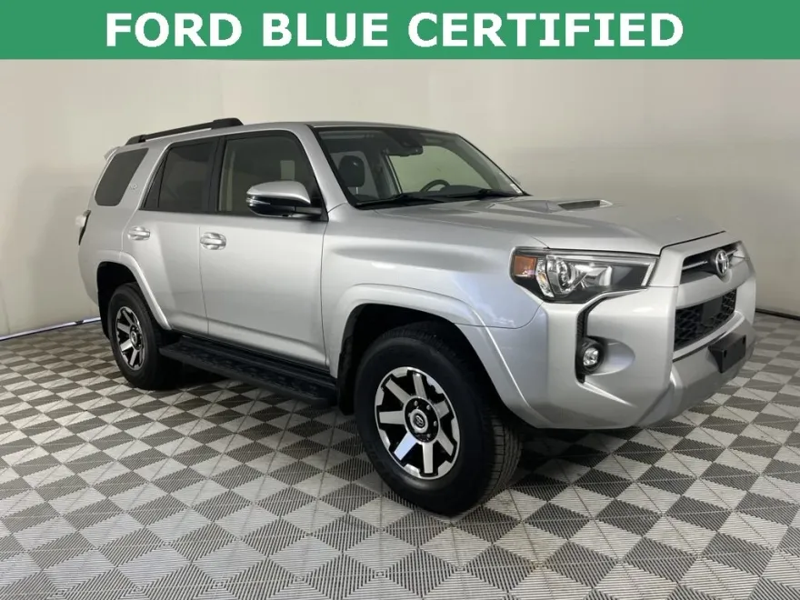 2024 Toyota 4Runner TRD Off-Road Premium photo 1