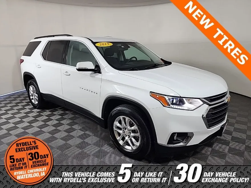 2019 Chevrolet Traverse Cloth 1LT photo 1