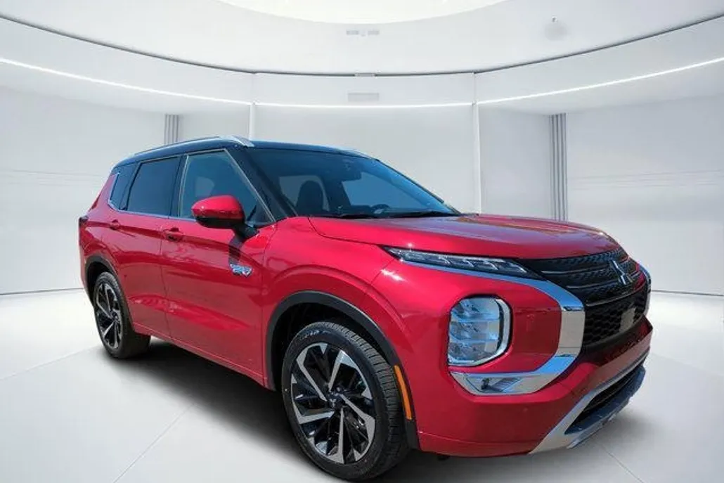 2025 Mitsubishi Outlander SEL photo 1