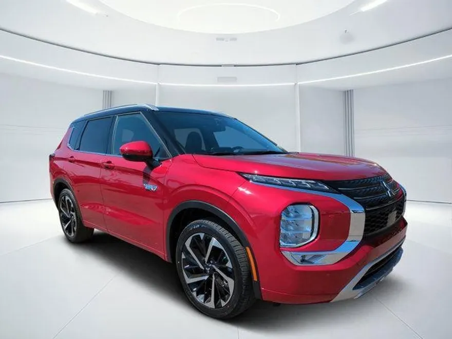 2025 Mitsubishi Outlander SEL photo 1