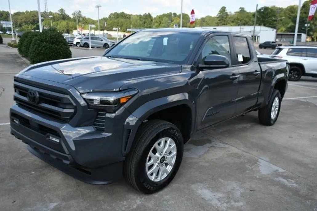 2025 Toyota Tacoma SR5 photo 1