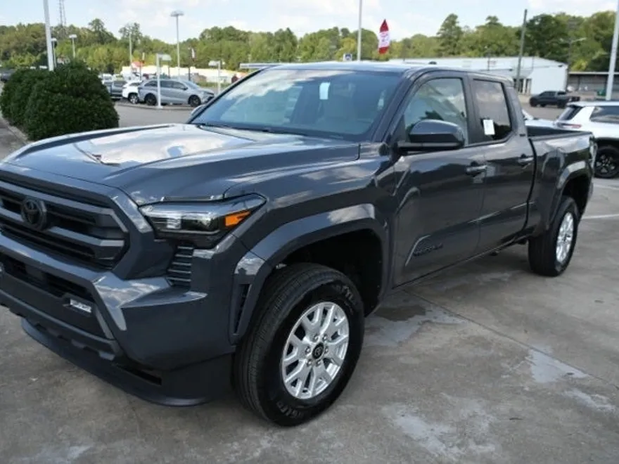 2025 Toyota Tacoma SR5 photo 1