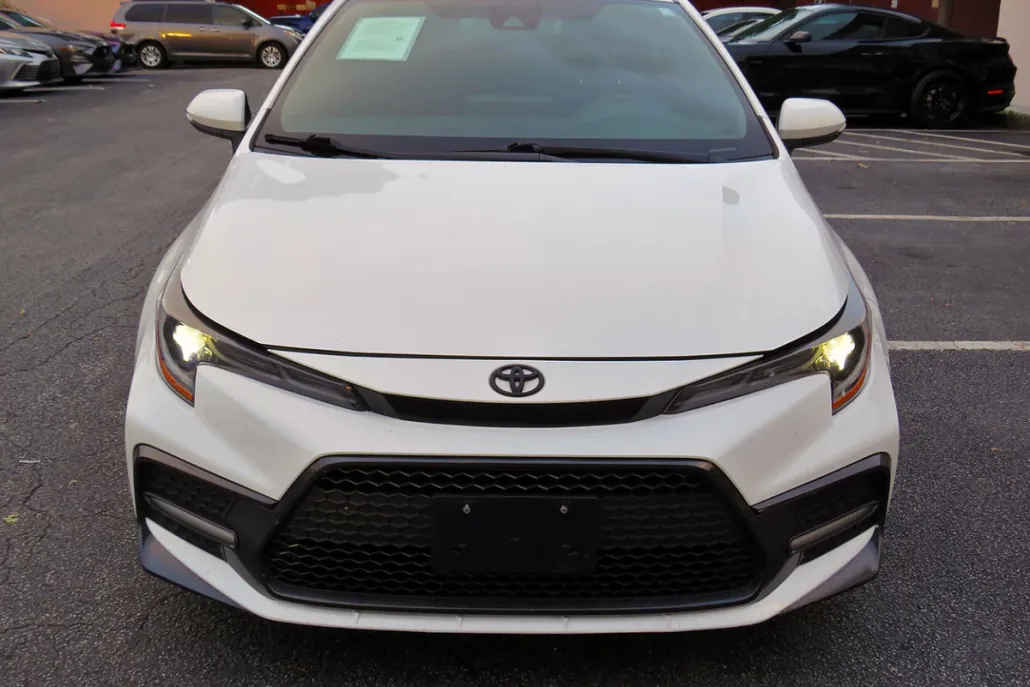 2022 Toyota Corolla SE photo 1