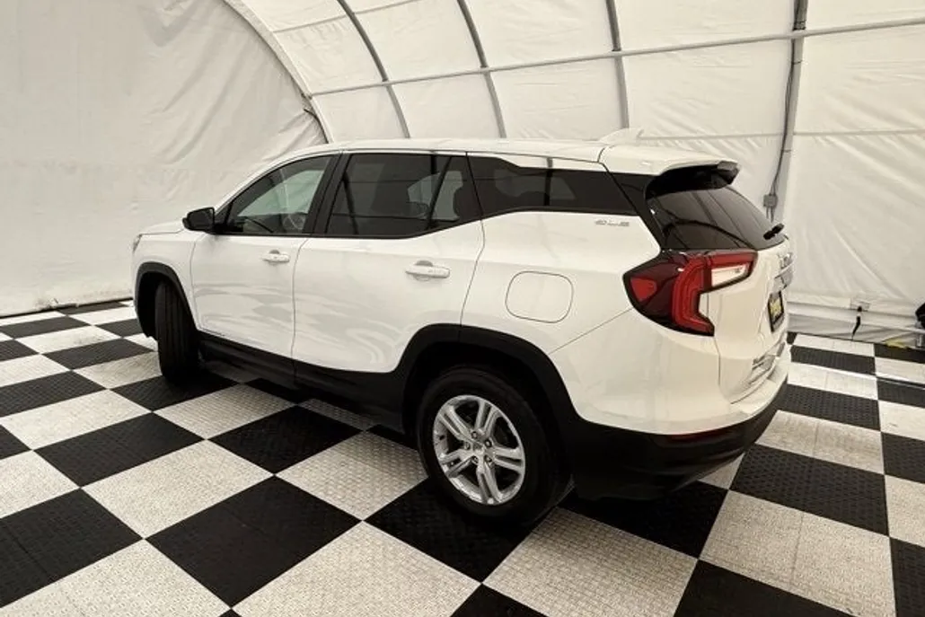 2024 Gmc Terrain SLE photo 1