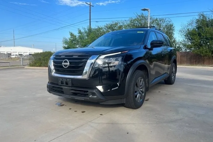 2024 Nissan Pathfinder SV photo 1
