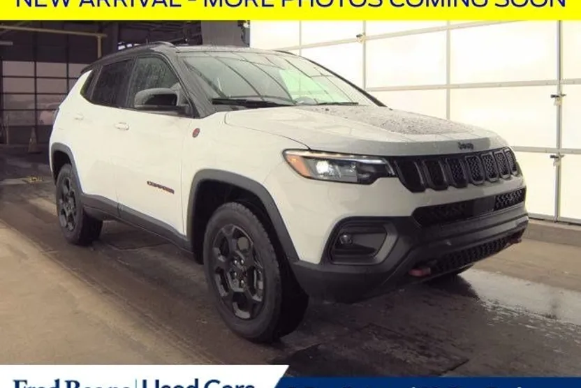 2024 Jeep Compass Trailhawk photo 1