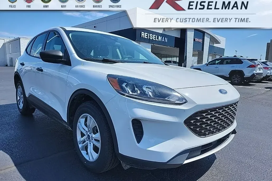 2022 Ford Escape S photo 1