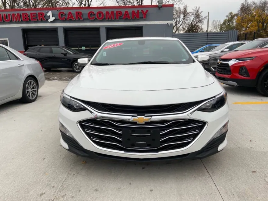 2021 Chevrolet Malibu 1LT photo 1