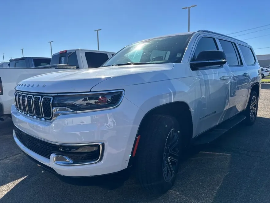2024 Jeep Wagoneer L Base photo 1