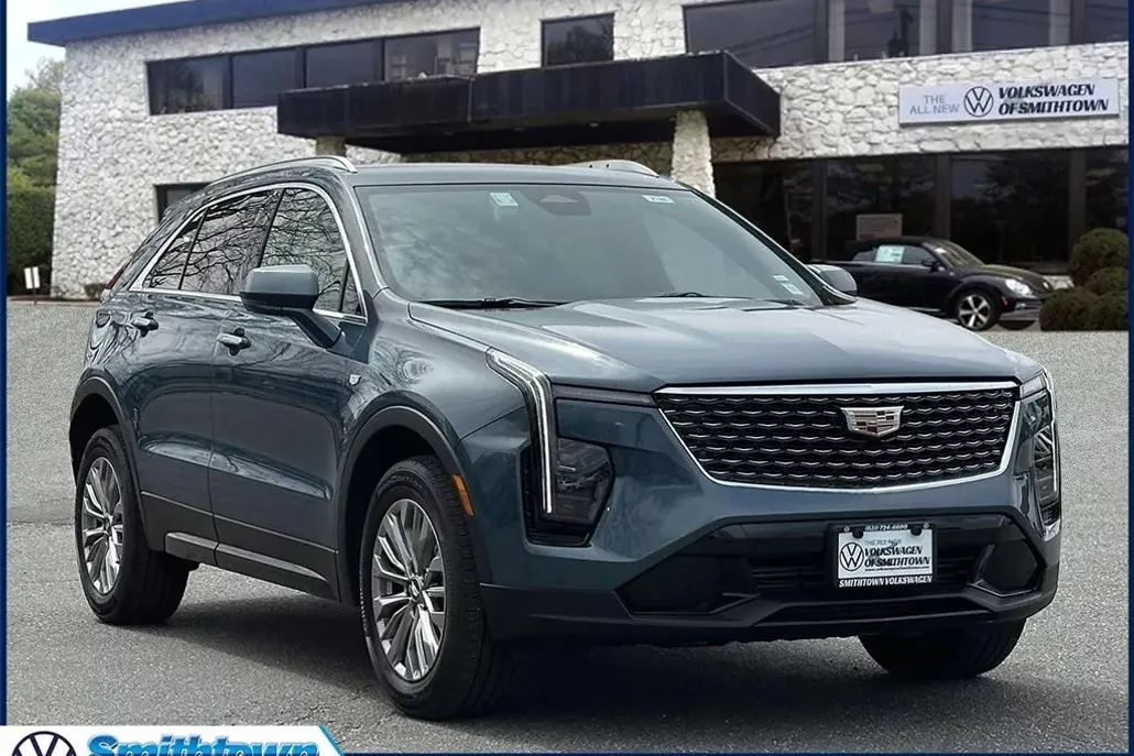 2024 Cadillac XT4 Premium Luxury photo 1