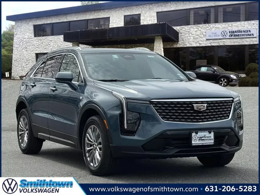 2024 Cadillac XT4 Premium Luxury photo 1
