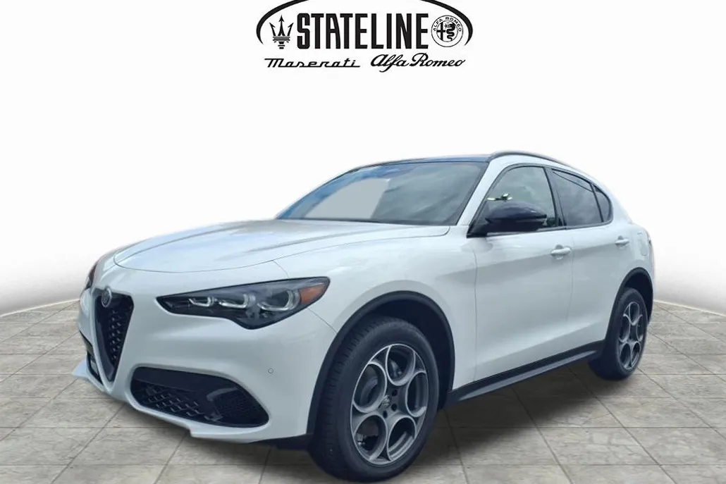 2025 Alfa Romeo Stelvio Sprint Base photo 1