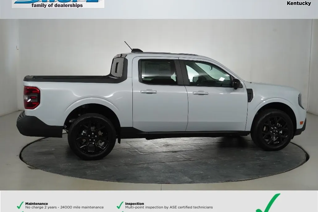 2025 Ford Maverick Lariat photo 1