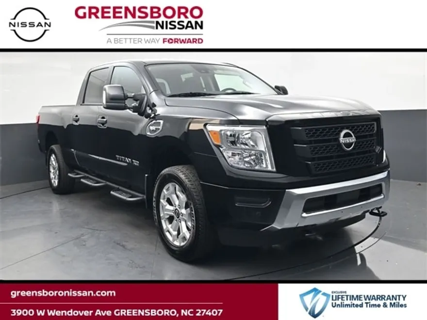 2024 Nissan Titan SV photo 1