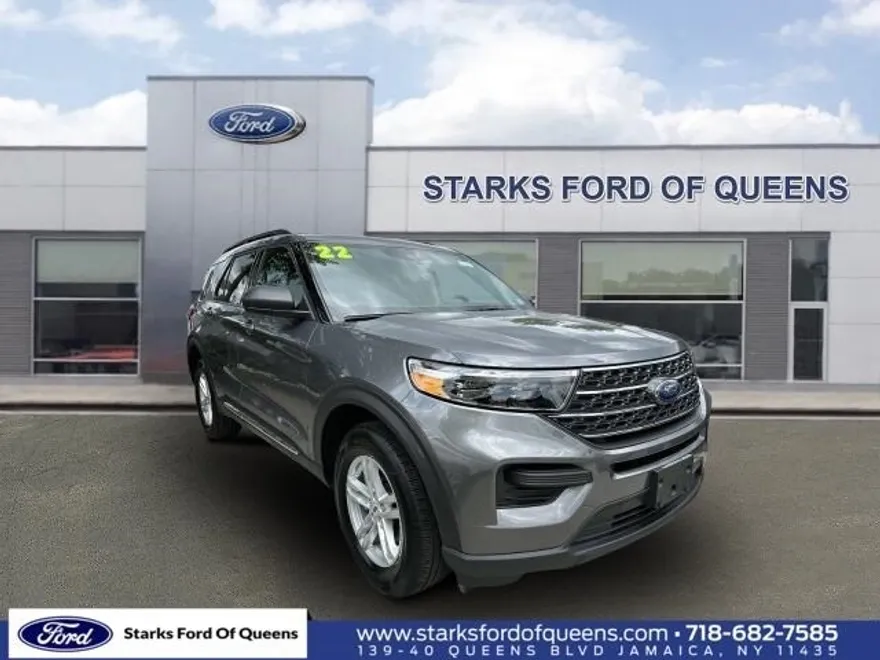 2022 Ford Explorer XLT photo 1