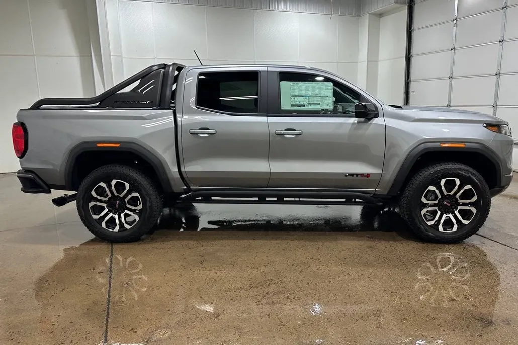 2025 Gmc Canyon AT4 photo 1