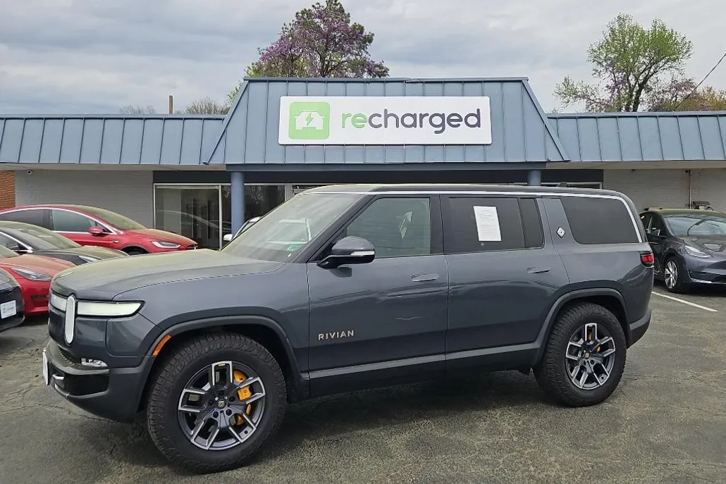 2023 Rivian R1S Adventure photo 1