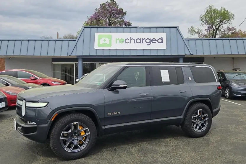 2023 Rivian R1S Adventure photo 1